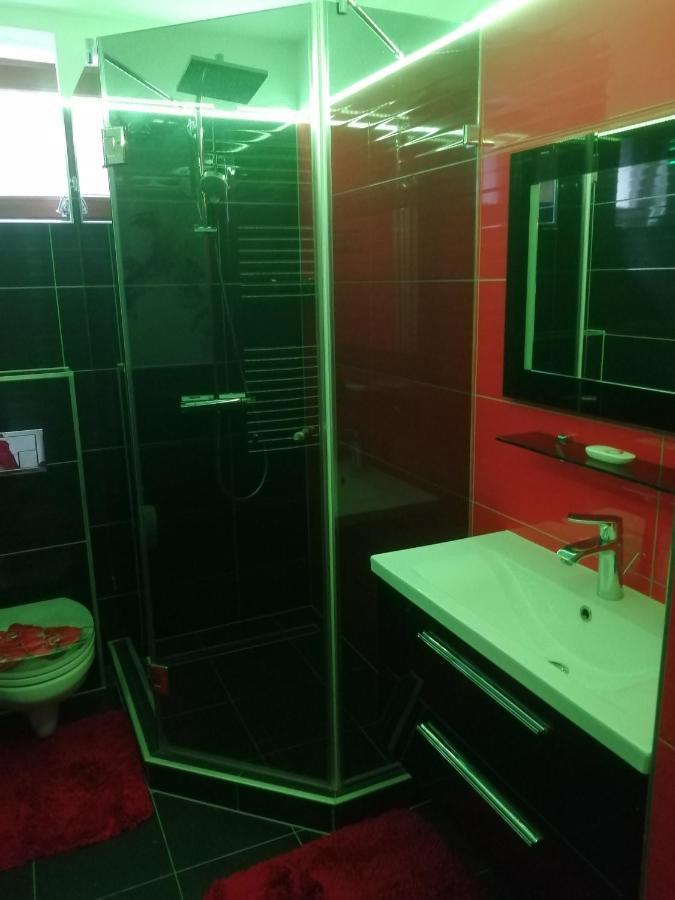 Matyas Apartman Tata Exterior foto