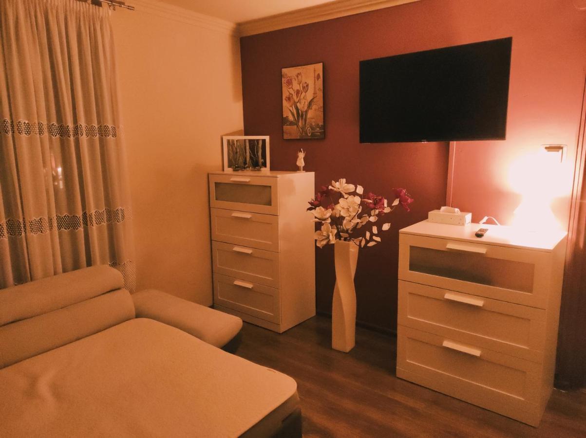 Matyas Apartman Tata Exterior foto