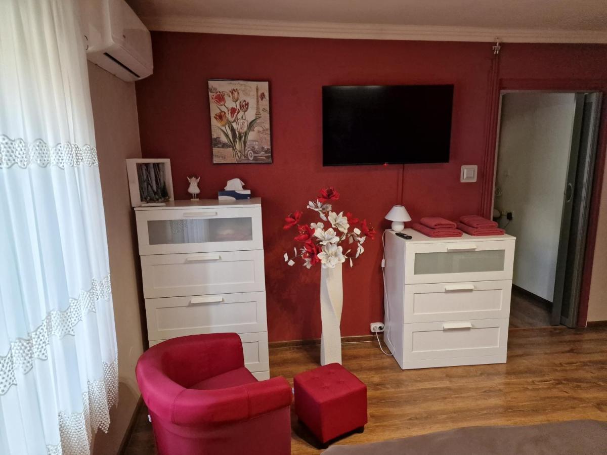 Matyas Apartman Tata Exterior foto