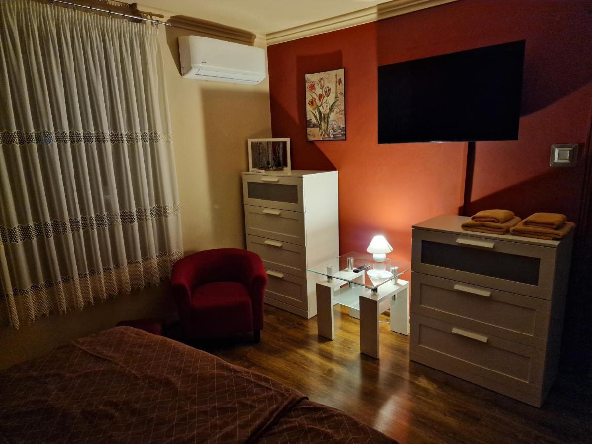Matyas Apartman Tata Exterior foto