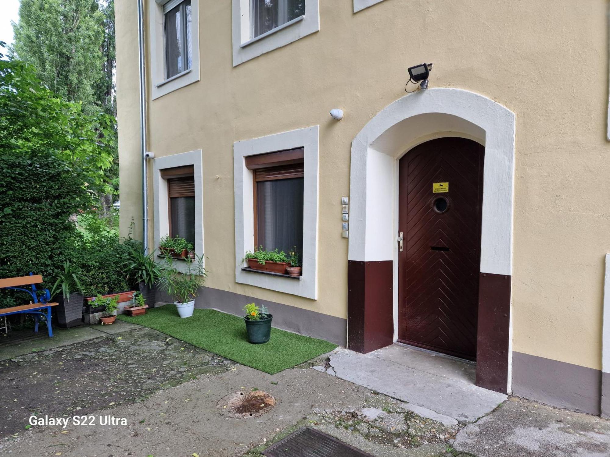 Matyas Apartman Tata Exterior foto